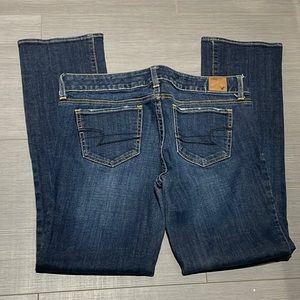 Woman’s American eagle jeans